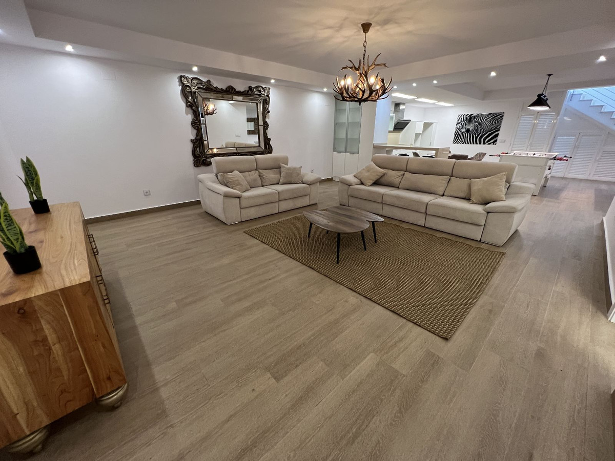 5 Bed Townhouse for sale in San Miguel De Salinas Costa Blanca, Alicante, Spain