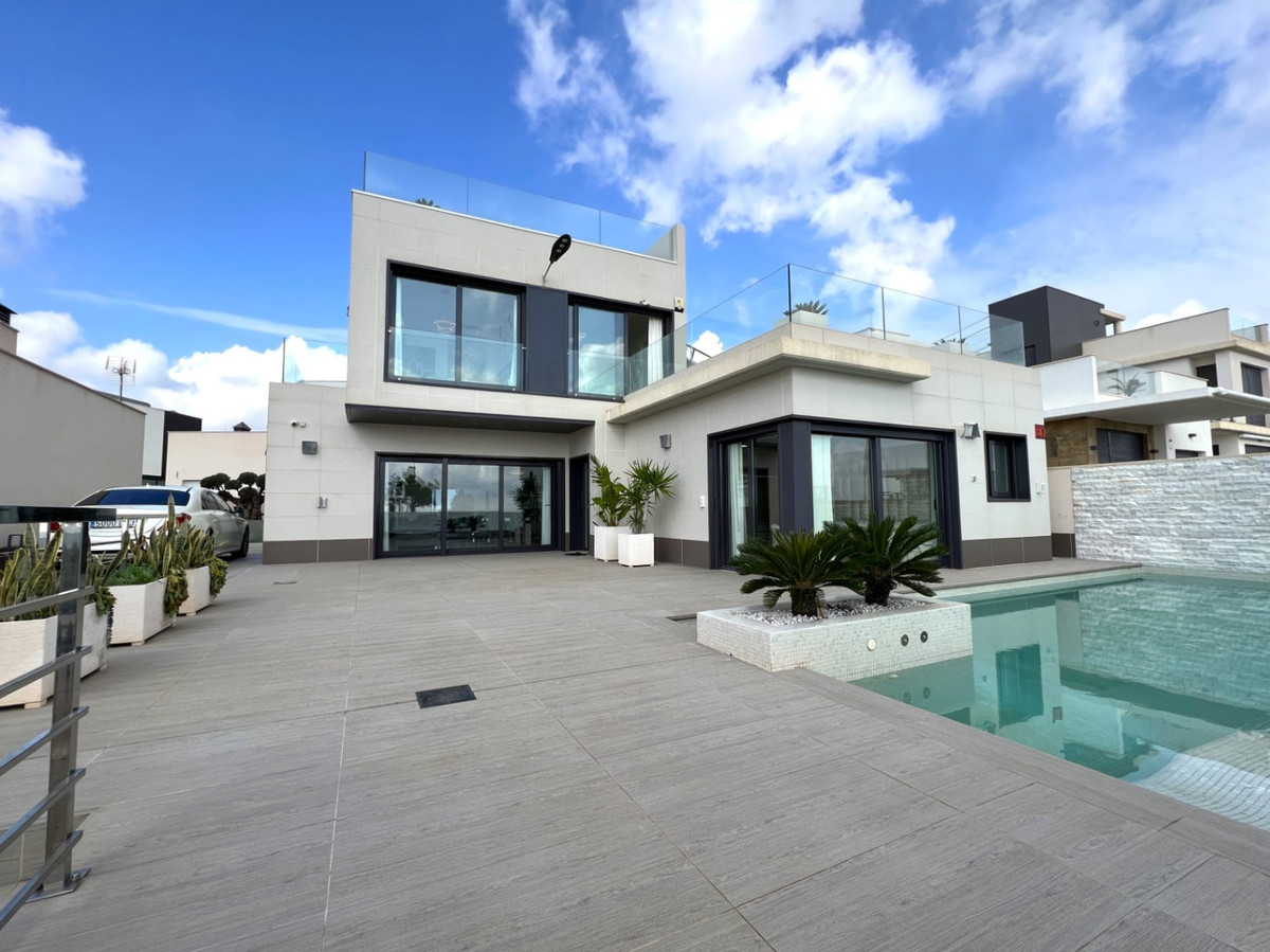 5 Bed Townhouse for sale in San Miguel De Salinas Costa Blanca, Alicante, Spain