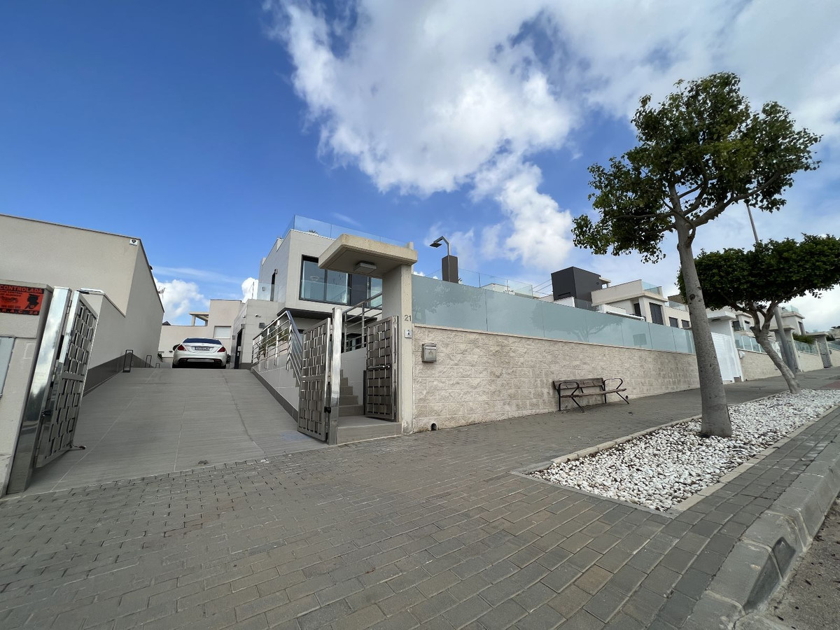 5 Bed Townhouse for sale in San Miguel De Salinas Costa Blanca, Alicante, Spain