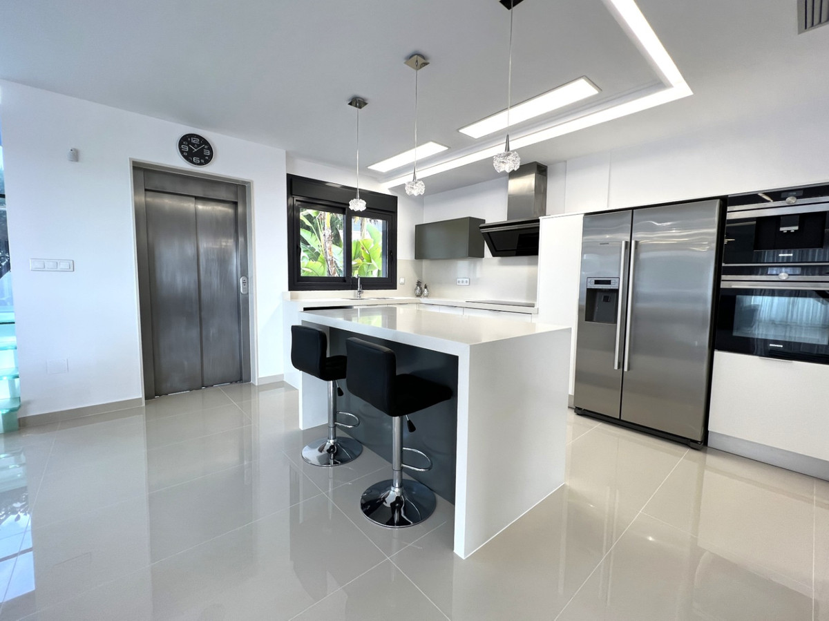 5 Bed Townhouse for sale in San Miguel De Salinas Costa Blanca, Alicante, Spain