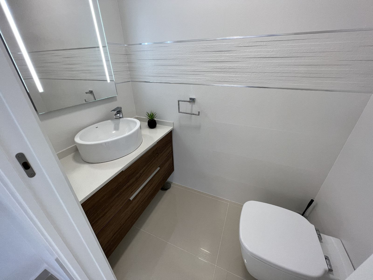 5 Bed Townhouse for sale in San Miguel De Salinas Costa Blanca, Alicante, Spain