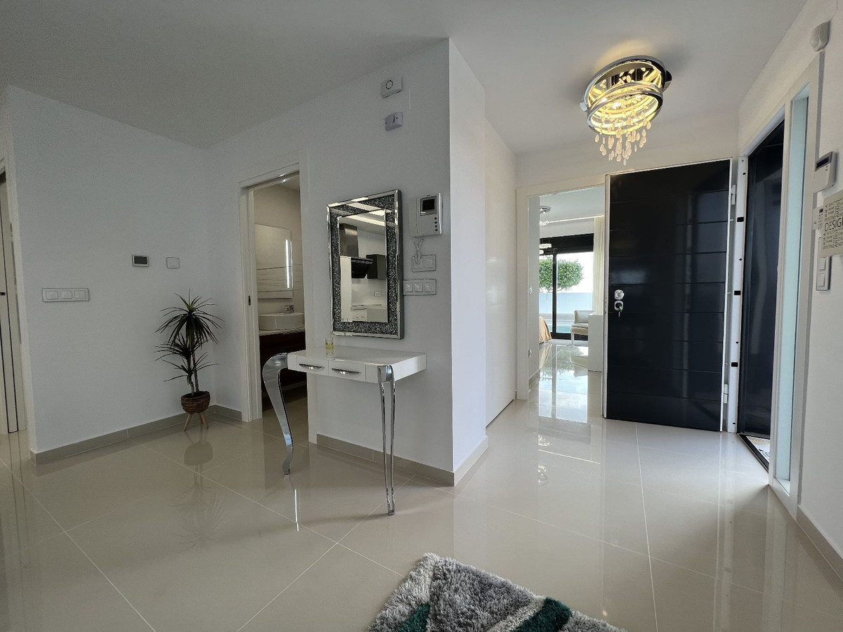 5 Bed Townhouse for sale in San Miguel De Salinas Costa Blanca, Alicante, Spain
