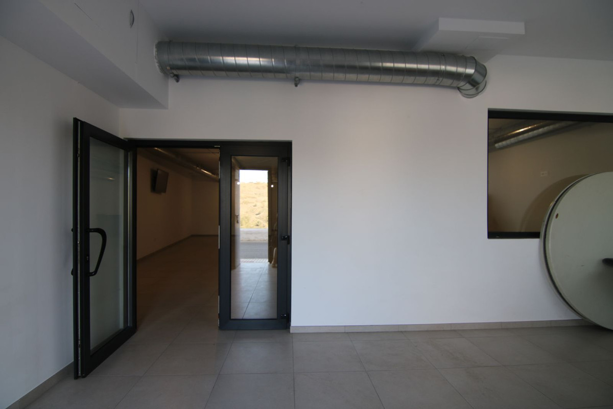 Se vende Local comercial de 1 dormitorios en Costa Del Sol, Málaga, España