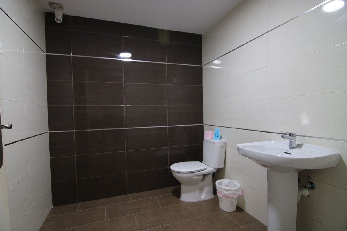 Se vende Local comercial de 1 dormitorios en Costa Del Sol, Málaga, España