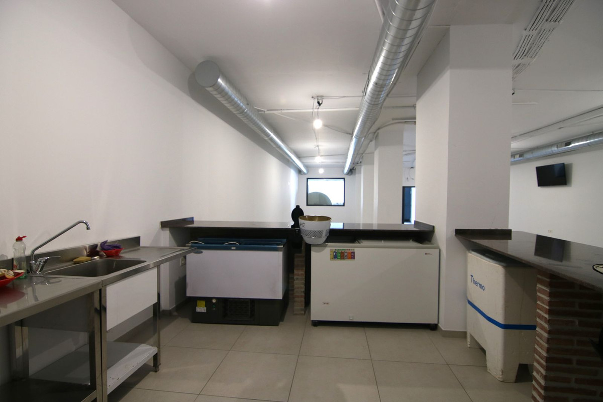 Se vende Local comercial de 1 dormitorios en Costa Del Sol, Málaga, España