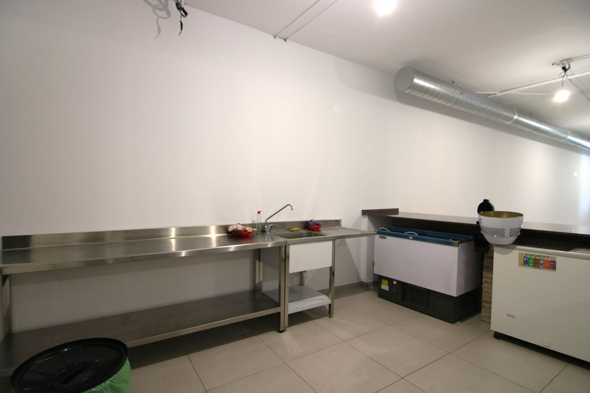 Se vende Local comercial de 1 dormitorios en Costa Del Sol, Málaga, España