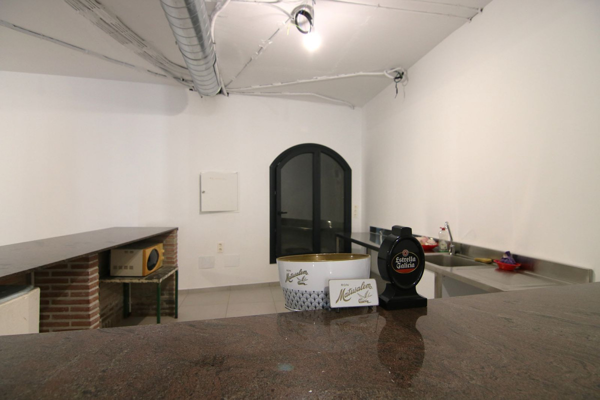 Se vende Local comercial de 1 dormitorios en Costa Del Sol, Málaga, España