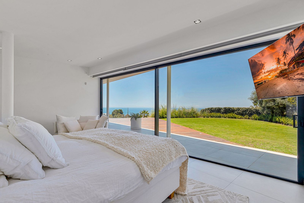 5 Bed Townhouse for sale in Fuengirola Costa Del Sol, Málaga, Spain