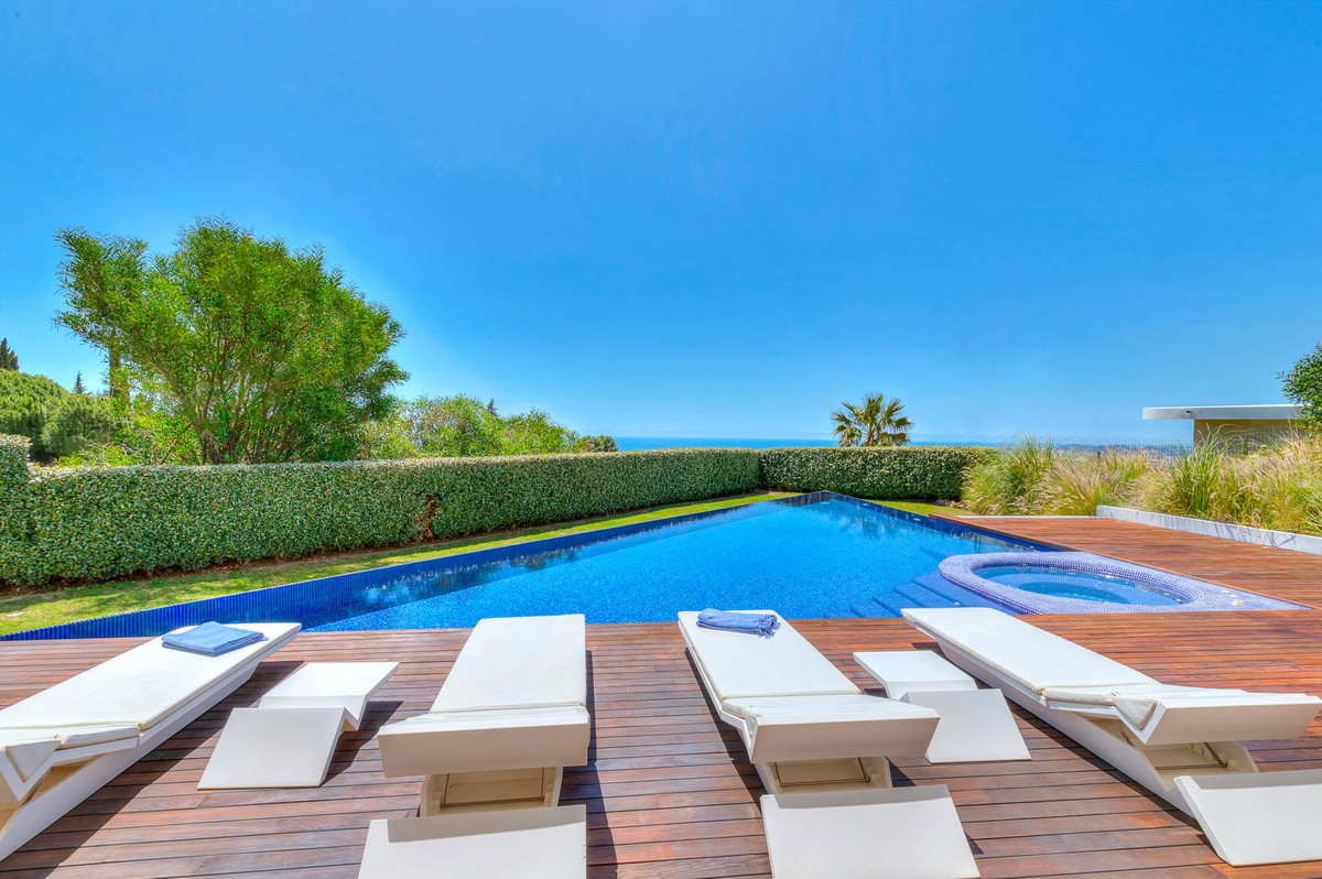 5 Bed Townhouse for sale in Fuengirola Costa Del Sol, Málaga, Spain
