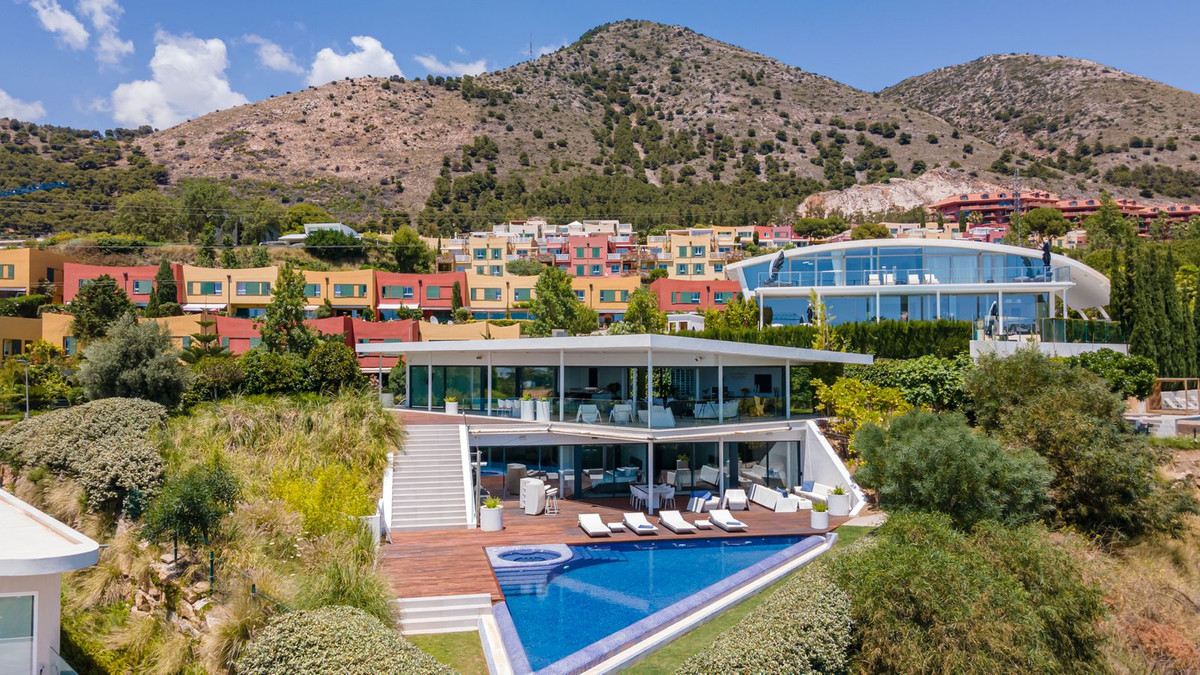 5 Bed Townhouse for sale in Fuengirola Costa Del Sol, Málaga, Spain