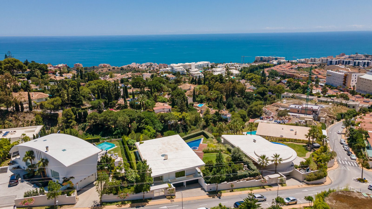 5 Bed Townhouse for sale in Fuengirola Costa Del Sol, Málaga, Spain