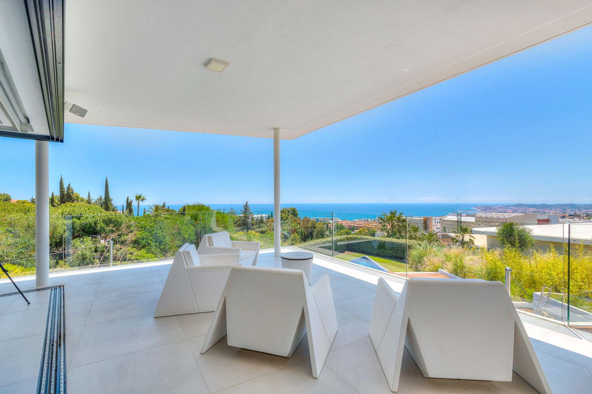 5 Bed Townhouse for sale in Fuengirola Costa Del Sol, Málaga, Spain