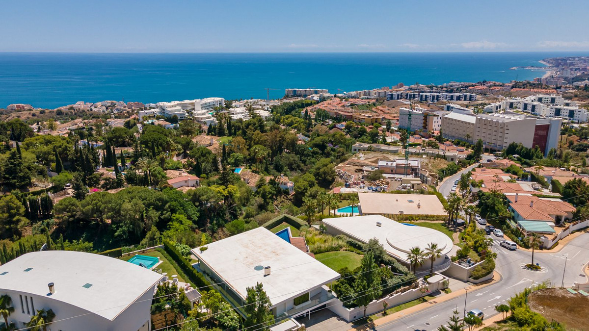 5 Bed Townhouse for sale in Fuengirola Costa Del Sol, Málaga, Spain