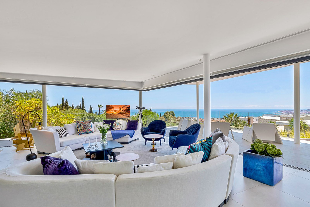 5 Bed Townhouse for sale in Fuengirola Costa Del Sol, Málaga, Spain