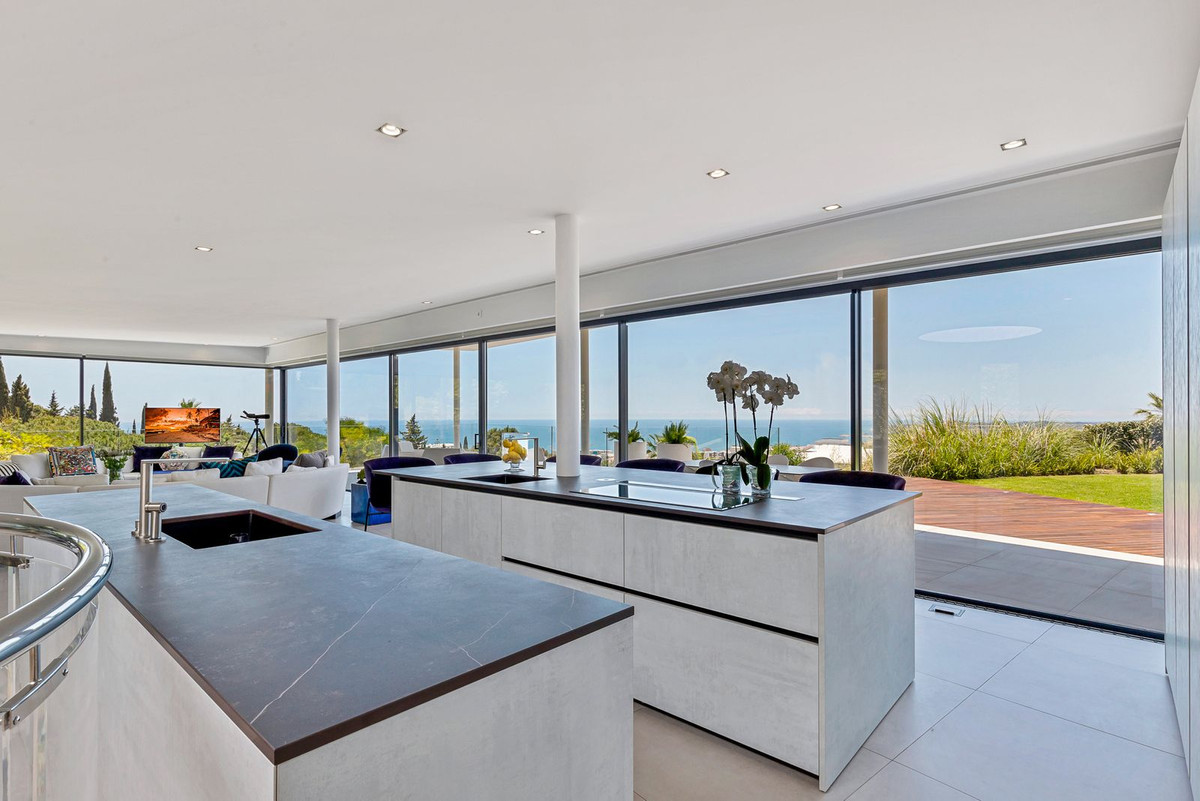 5 Bed Townhouse for sale in Fuengirola Costa Del Sol, Málaga, Spain