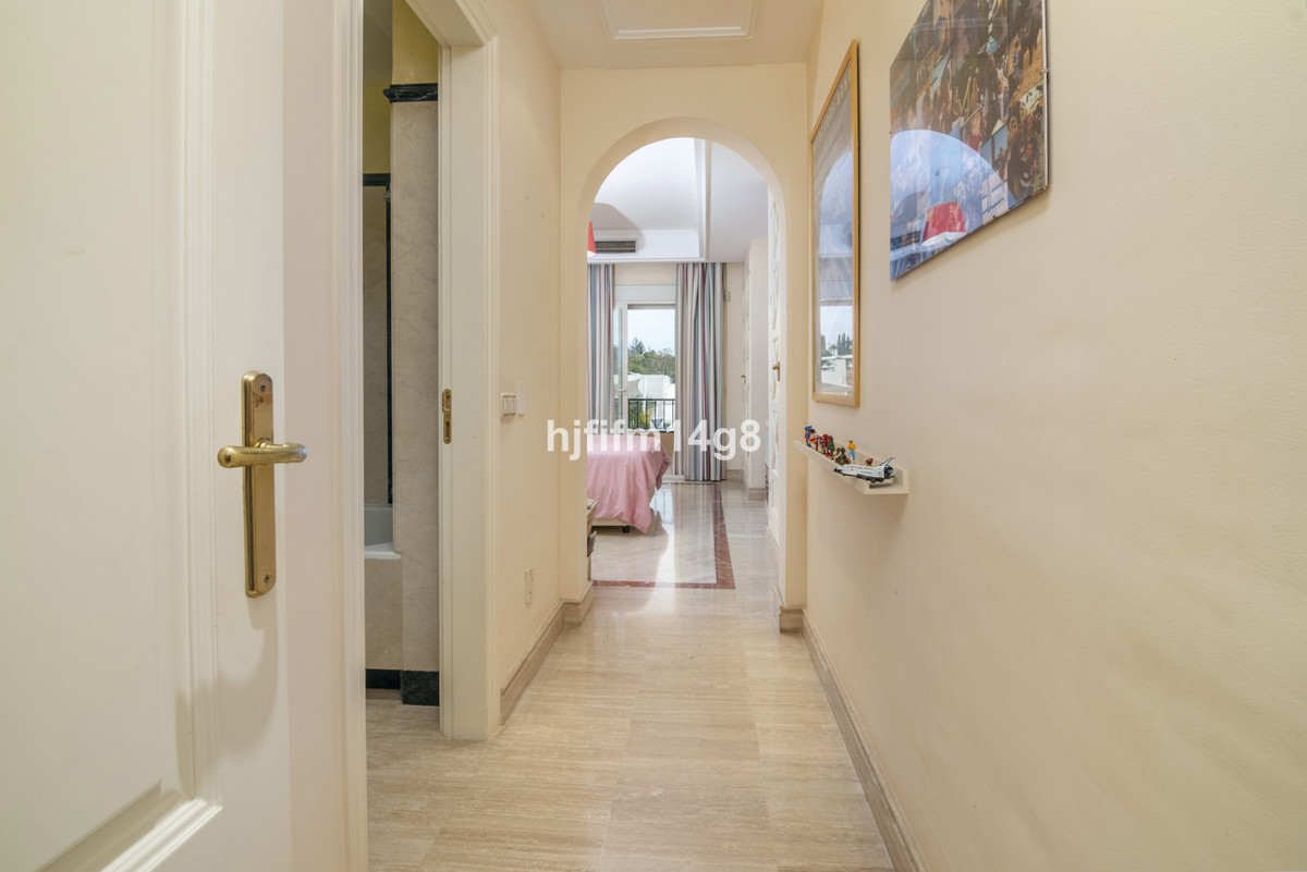 3 Bed Apartment for sale in The Golden Mile Costa Del Sol, Málaga, Spain