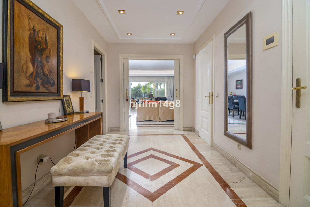 3 Bed Apartment for sale in The Golden Mile Costa Del Sol, Málaga, Spain