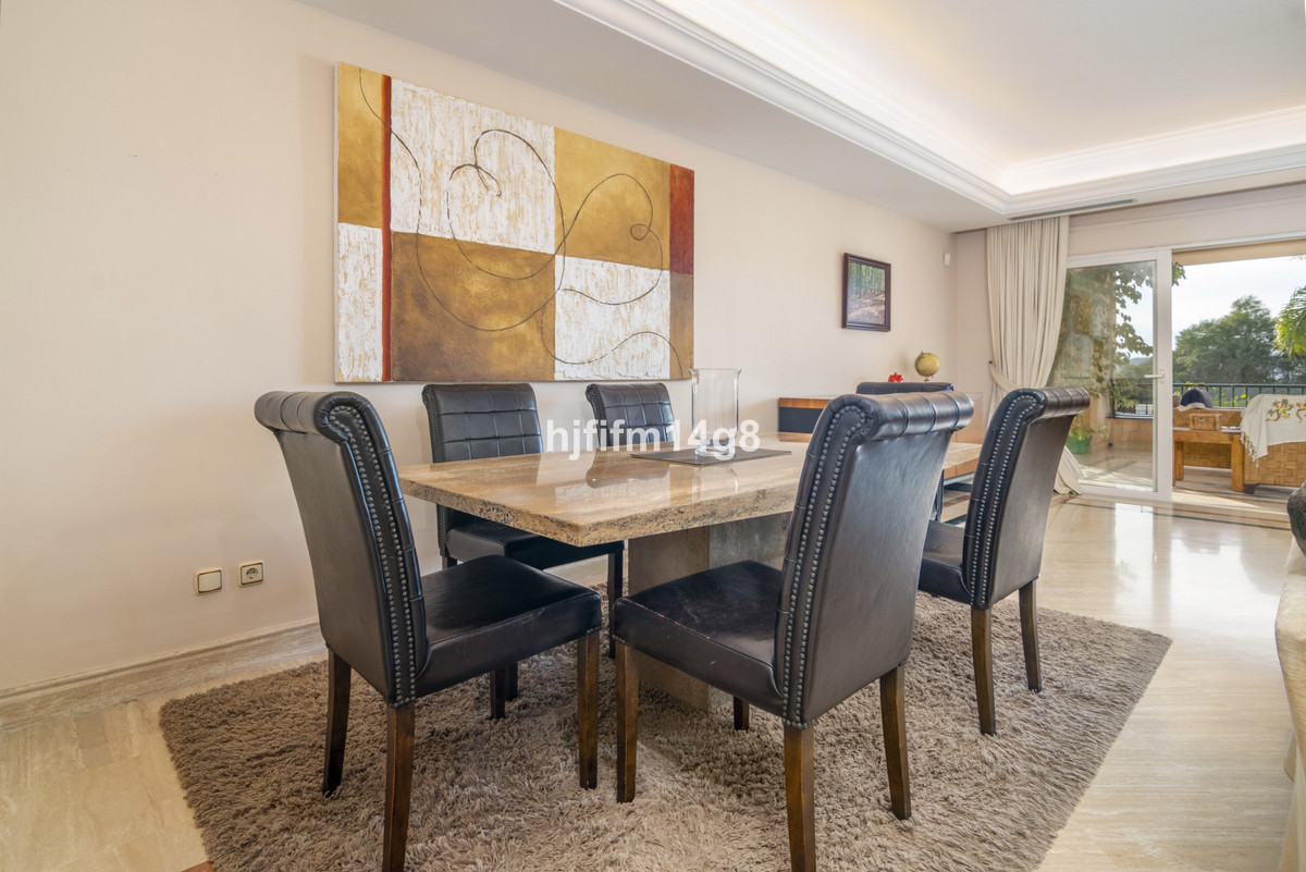 3 Bed Apartment for sale in The Golden Mile Costa Del Sol, Málaga, Spain