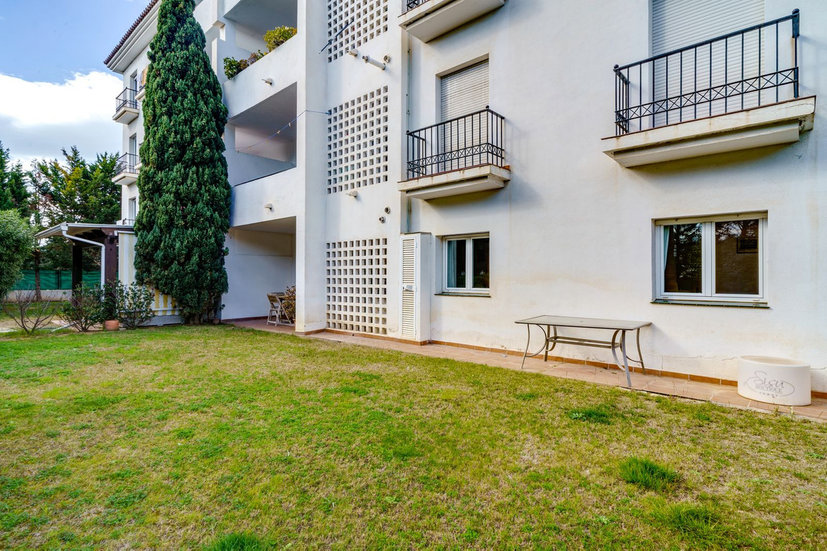 3 Bed Apartment for sale in Marbella Costa Del Sol, Málaga, Spain