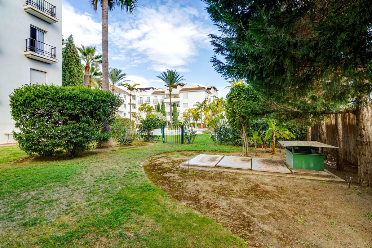 3 Bed Apartment for sale in Marbella Costa Del Sol, Málaga, Spain
