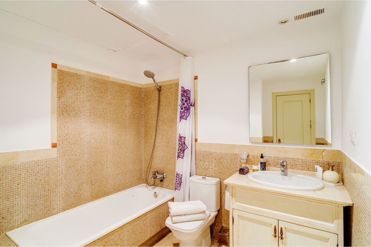 3 Bed Apartment for sale in Marbella Costa Del Sol, Málaga, Spain