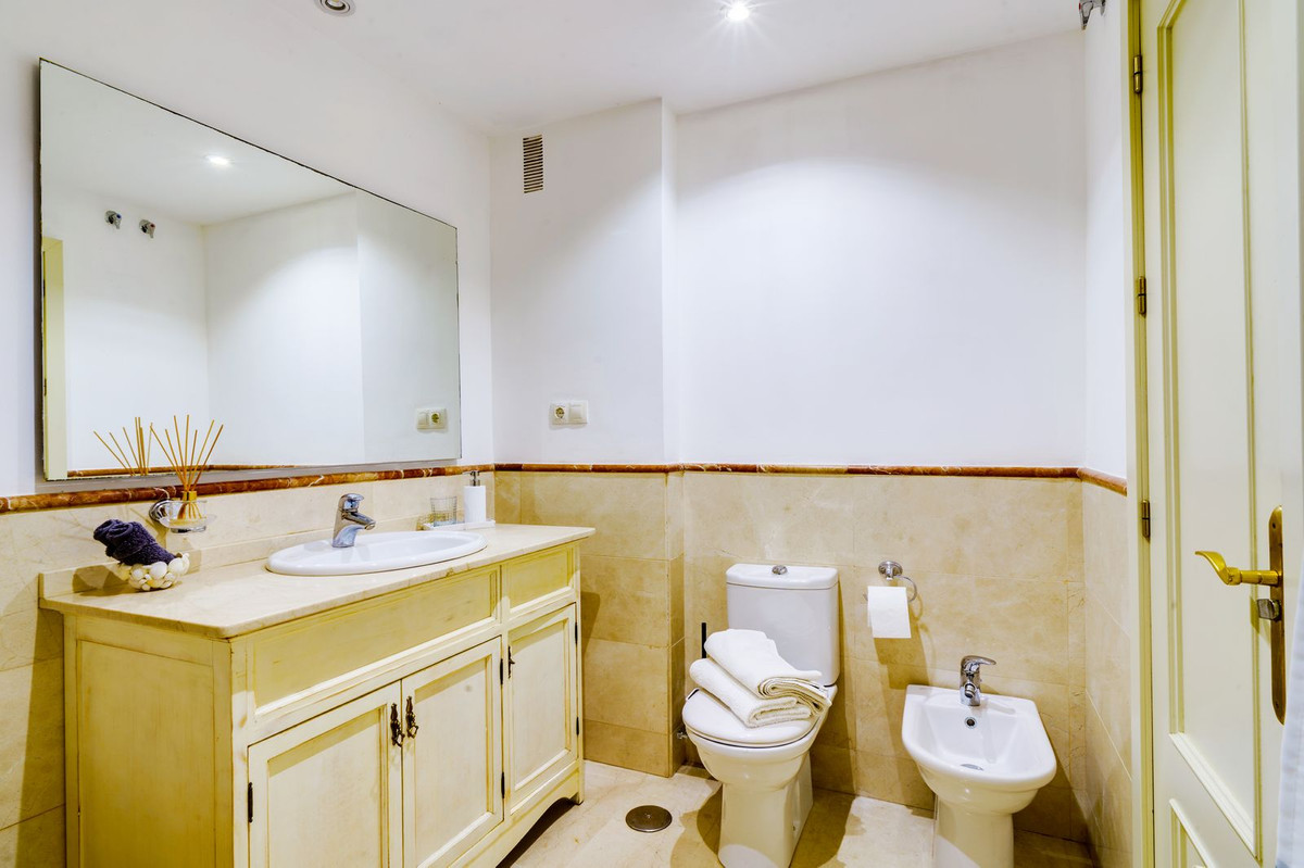 3 Bed Apartment for sale in Marbella Costa Del Sol, Málaga, Spain