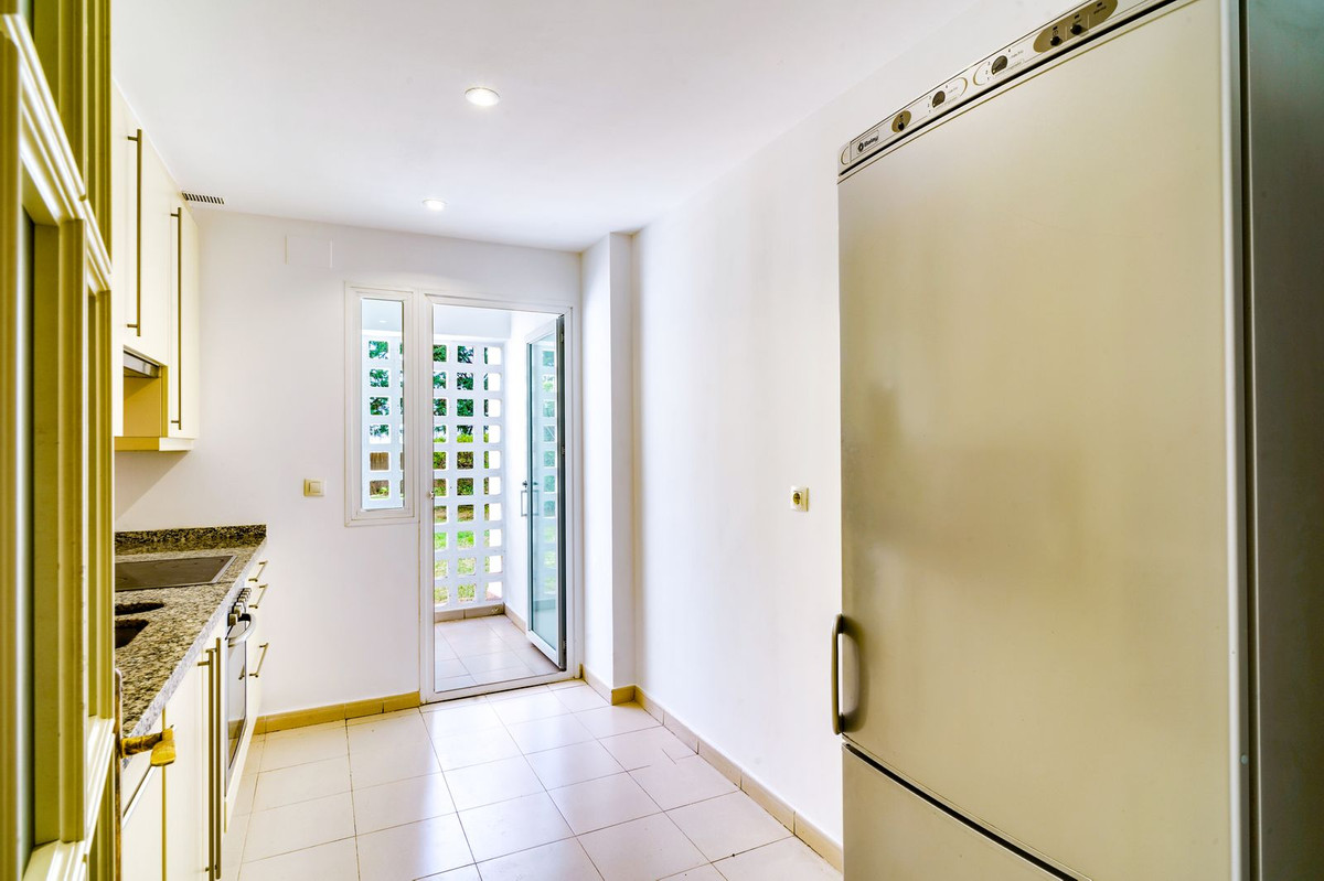 3 Bed Apartment for sale in Marbella Costa Del Sol, Málaga, Spain