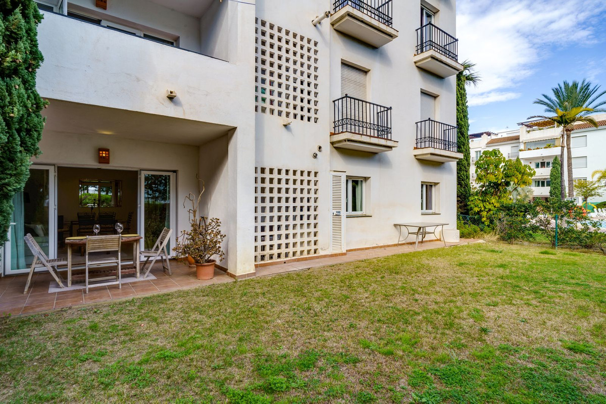 3 Bed Apartment for sale in Marbella Costa Del Sol, Málaga, Spain