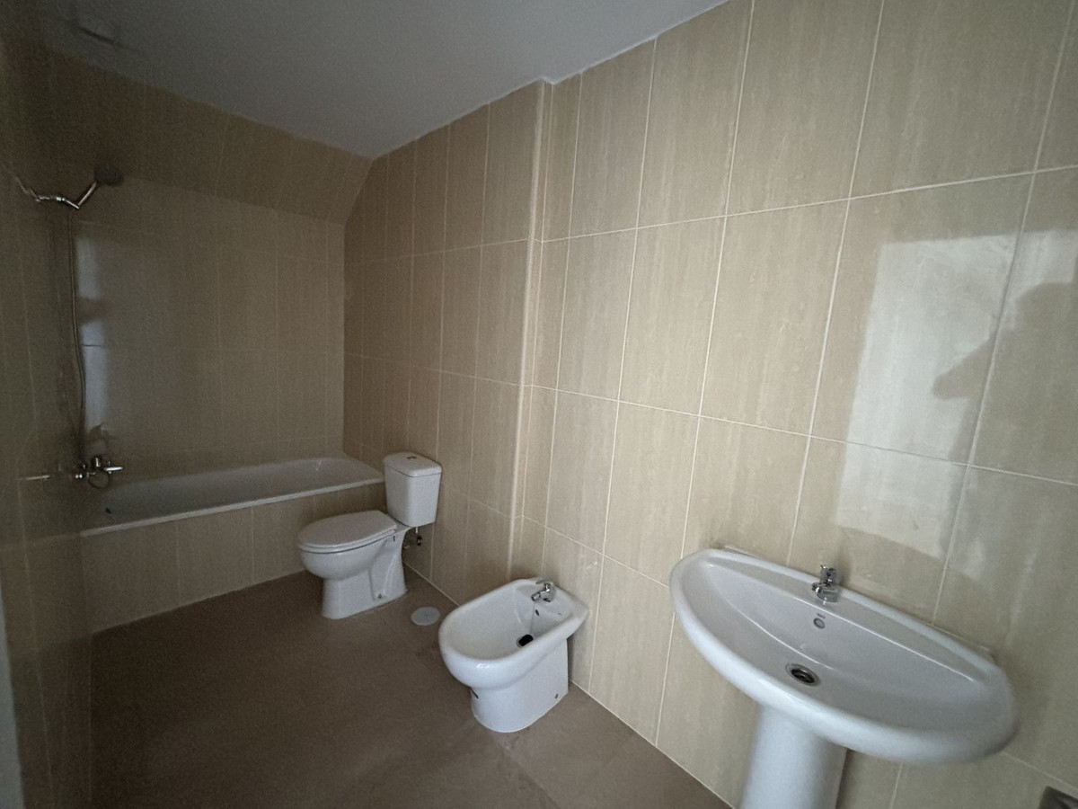 3 Bed Apartment for sale in La Duquesa Costa Del Sol, Málaga, Spain
