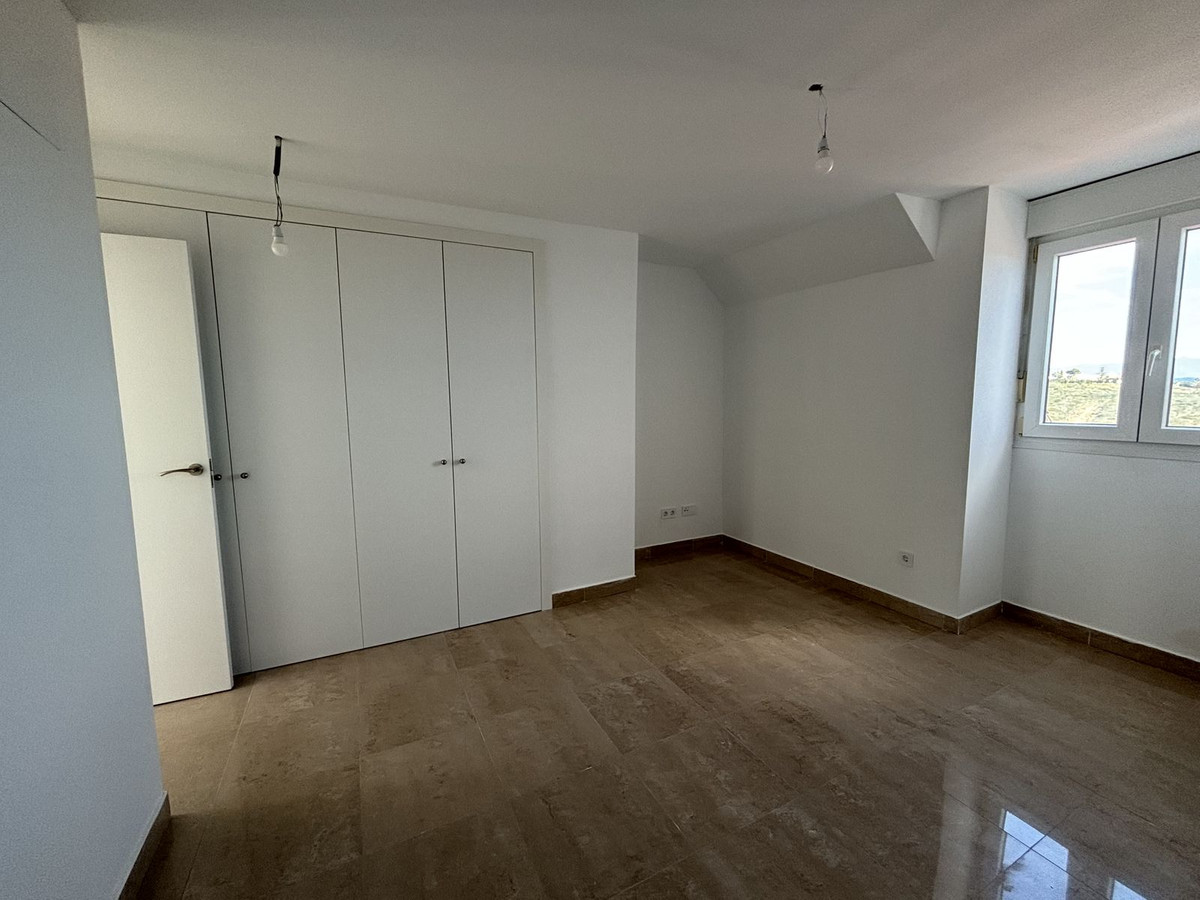 3 Bed Apartment for sale in La Duquesa Costa Del Sol, Málaga, Spain