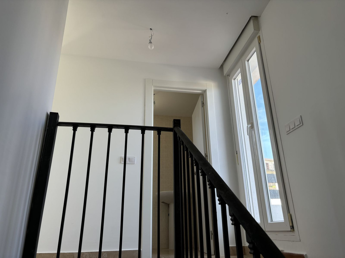 3 Bed Apartment for sale in La Duquesa Costa Del Sol, Málaga, Spain