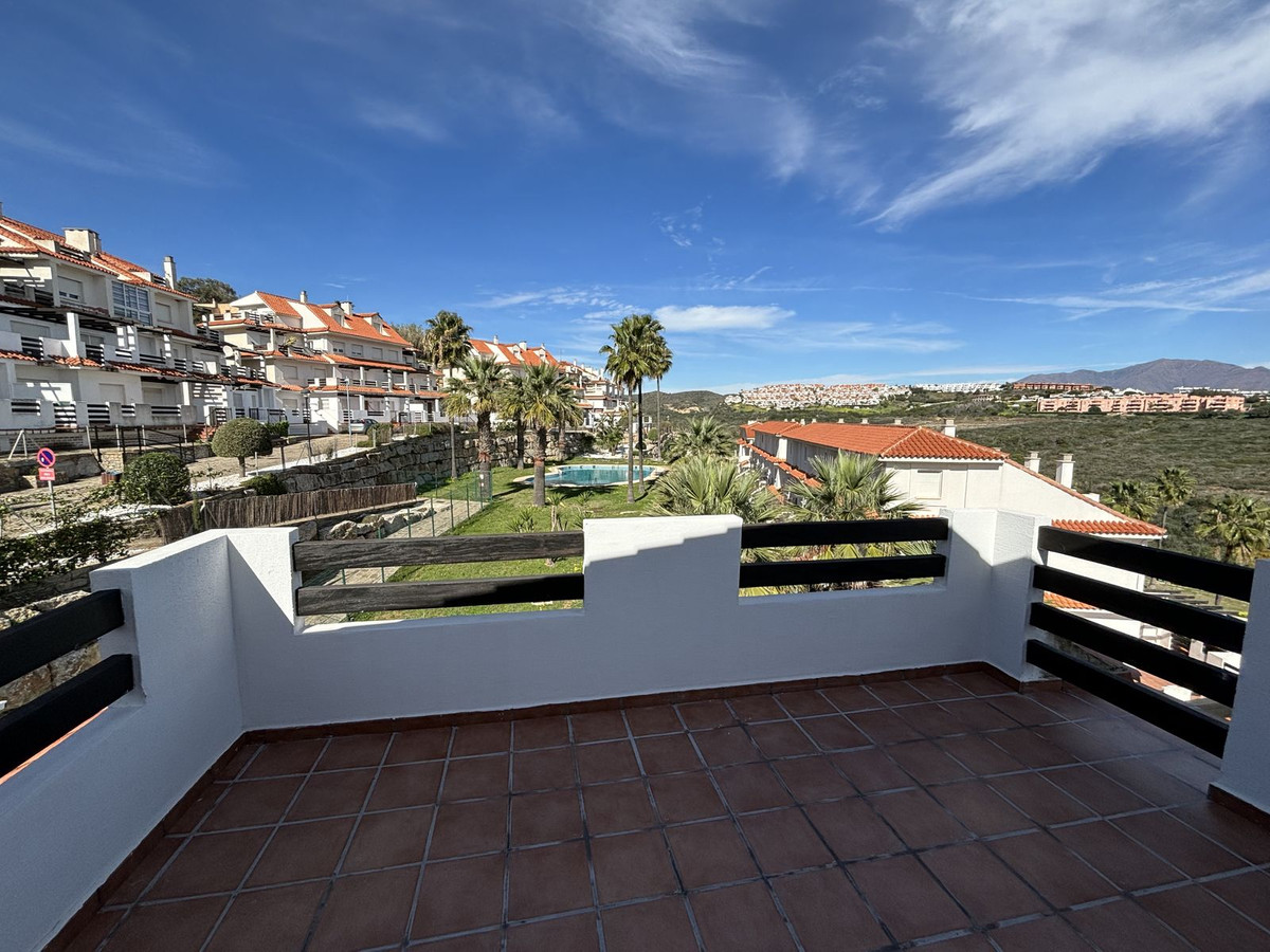 3 Bed Apartment for sale in La Duquesa Costa Del Sol, Málaga, Spain