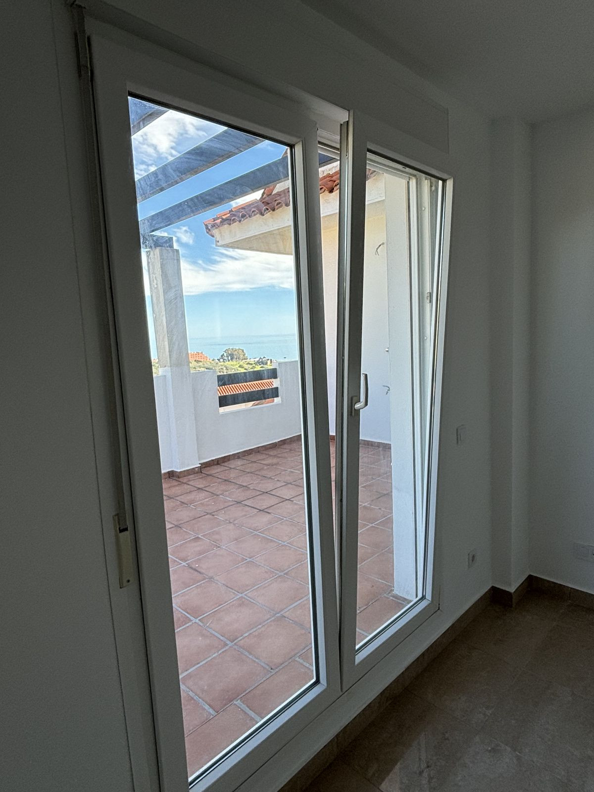 3 Bed Apartment for sale in La Duquesa Costa Del Sol, Málaga, Spain