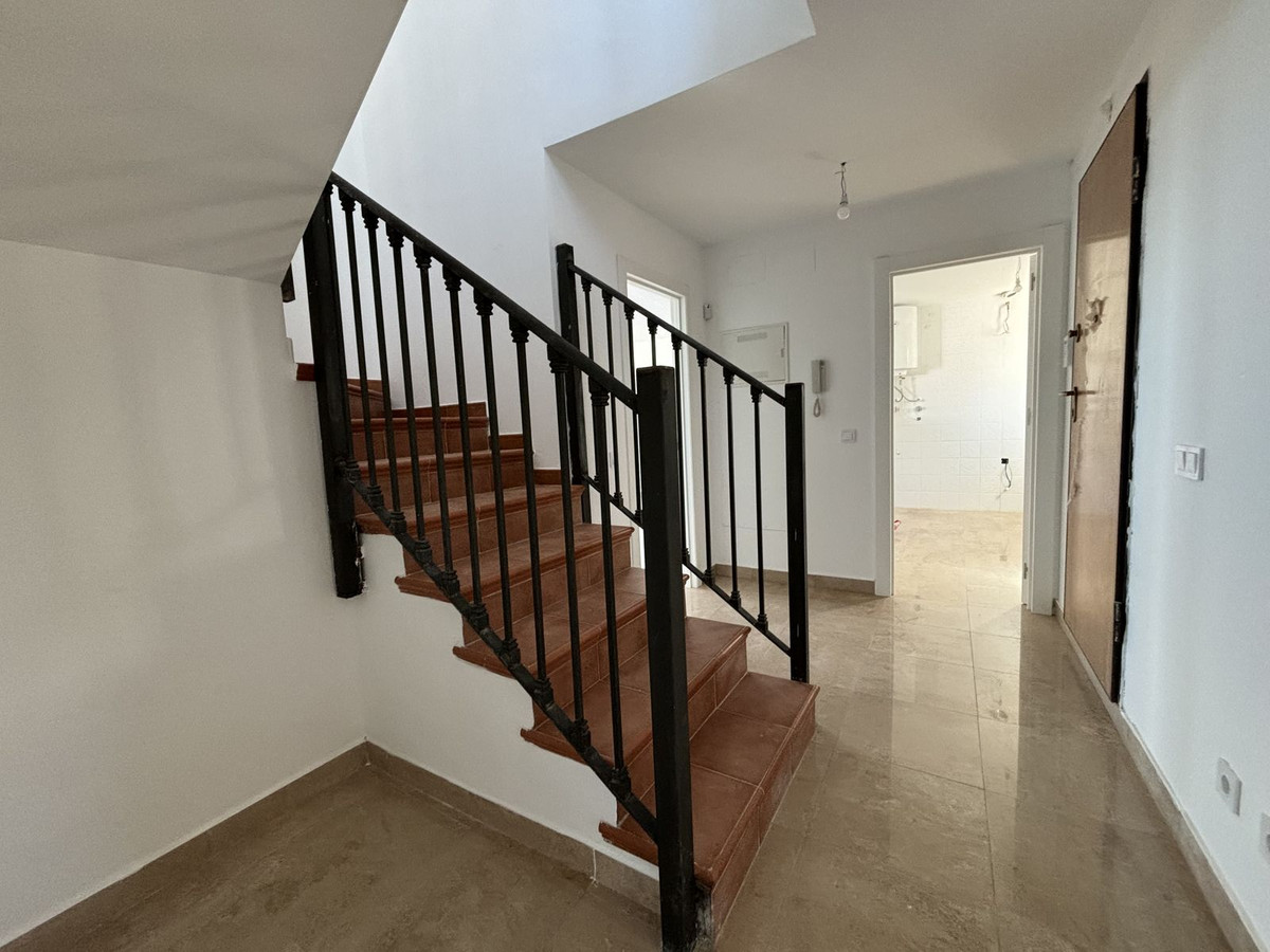3 Bed Apartment for sale in La Duquesa Costa Del Sol, Málaga, Spain