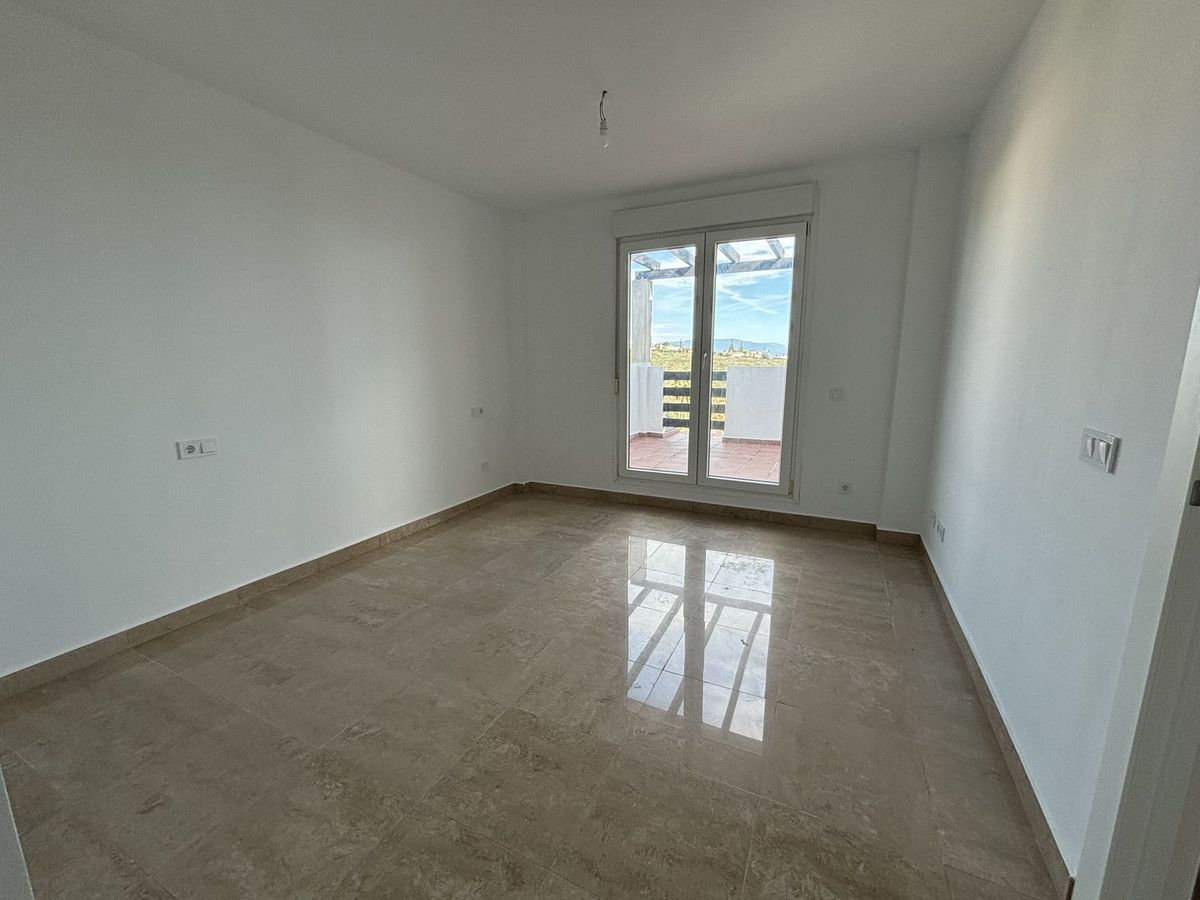 3 Bed Apartment for sale in La Duquesa Costa Del Sol, Málaga, Spain