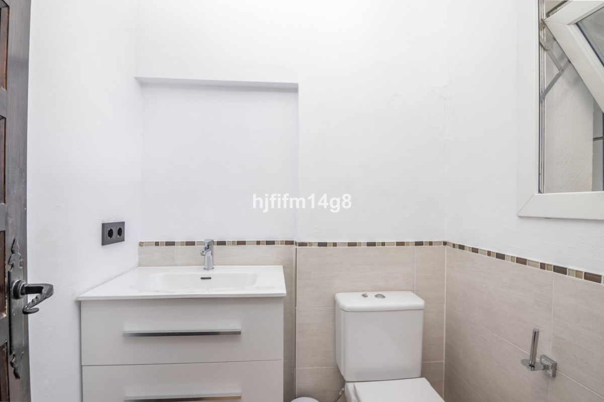 7 Bed Townhouse for sale in San Pedro De Alcántara Costa Del Sol, Málaga, Spain