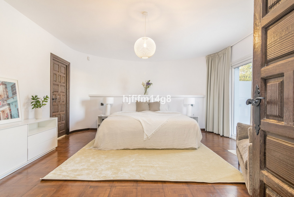 7 Bed Townhouse for sale in San Pedro De Alcántara Costa Del Sol, Málaga, Spain