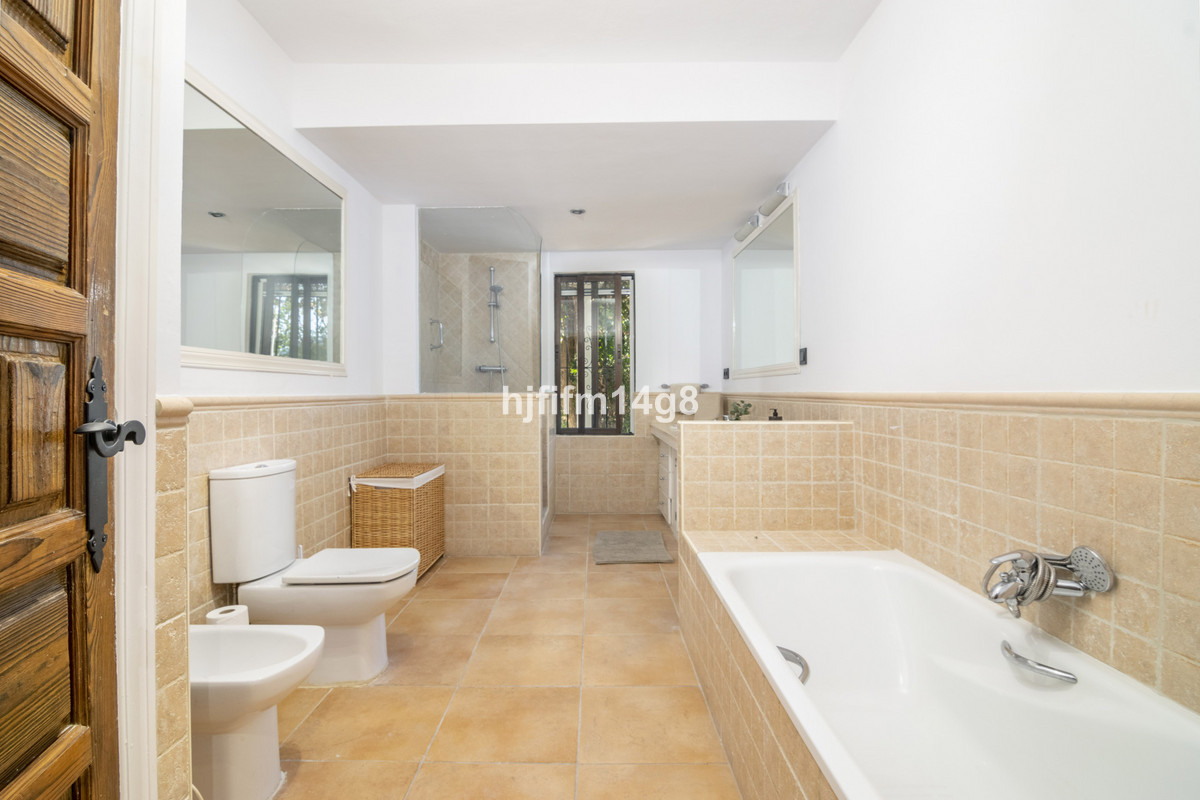 7 Bed Townhouse for sale in San Pedro De Alcántara Costa Del Sol, Málaga, Spain