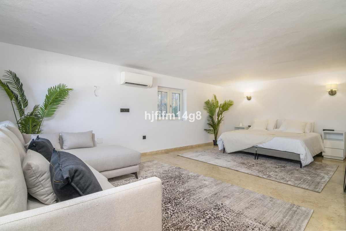7 Bed Townhouse for sale in San Pedro De Alcántara Costa Del Sol, Málaga, Spain