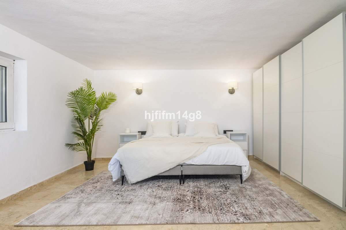 7 Bed Townhouse for sale in San Pedro De Alcántara Costa Del Sol, Málaga, Spain