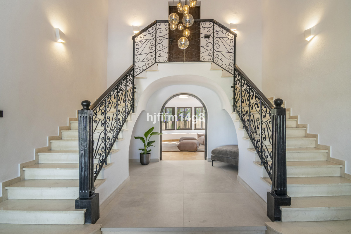7 Bed Townhouse for sale in San Pedro De Alcántara Costa Del Sol, Málaga, Spain