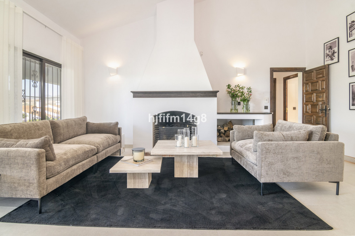 7 Bed Townhouse for sale in San Pedro De Alcántara Costa Del Sol, Málaga, Spain