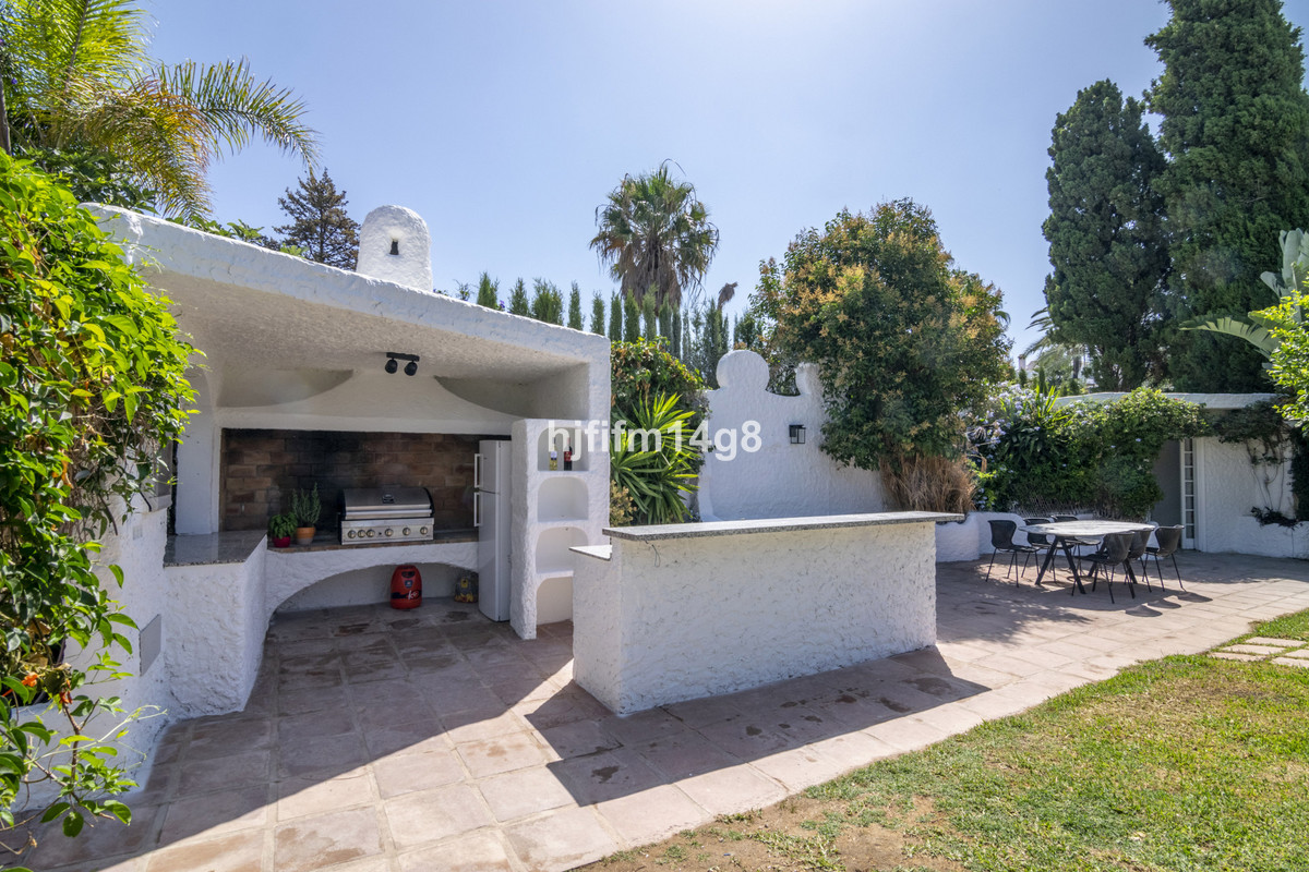 7 Bed Townhouse for sale in San Pedro De Alcántara Costa Del Sol, Málaga, Spain
