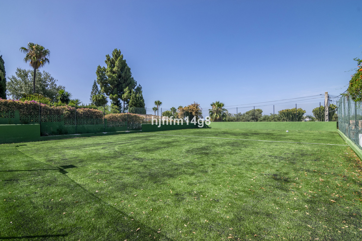 7 Bed Townhouse for sale in San Pedro De Alcántara Costa Del Sol, Málaga, Spain
