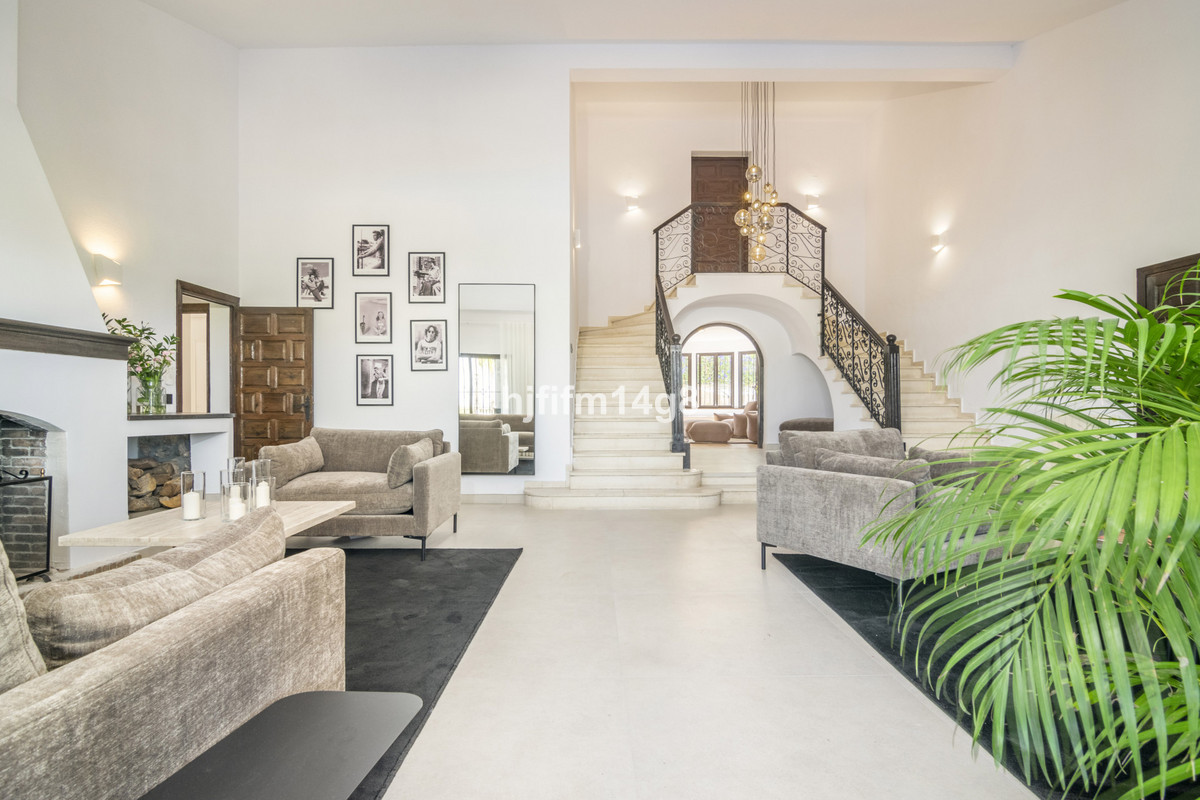 7 Bed Townhouse for sale in San Pedro De Alcántara Costa Del Sol, Málaga, Spain