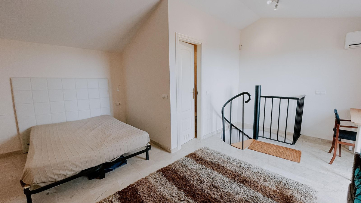 Se vende Apartamento en Planta Última de 3 dormitorios en Costa Del Sol, Málaga, España