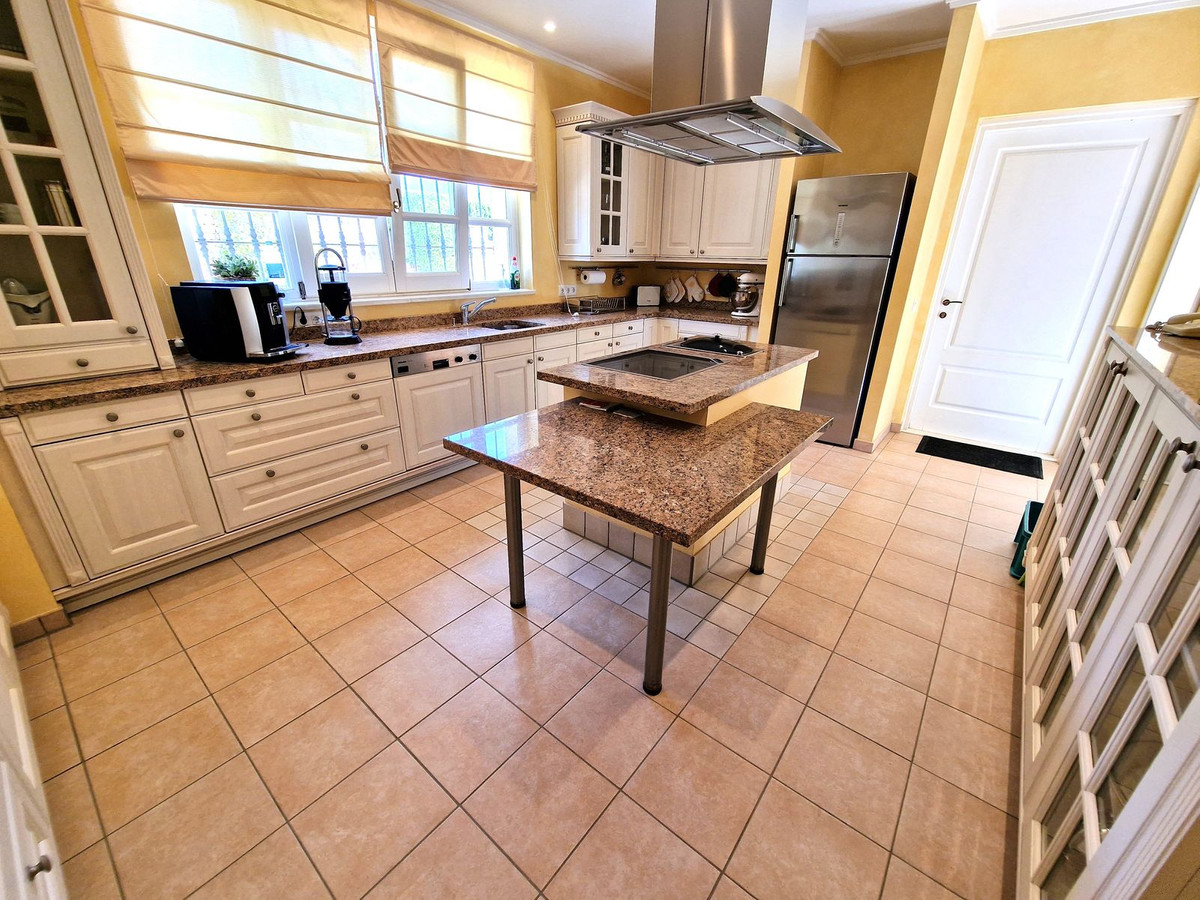Se vende Villa - Chalet de 3 dormitorios en Costa Del Sol, Málaga, España