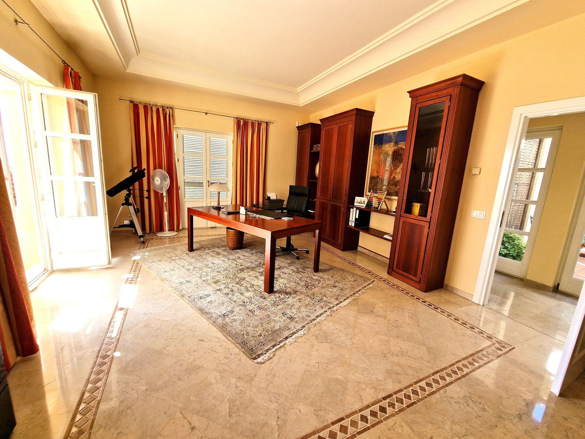 Se vende Villa - Chalet de 3 dormitorios en Costa Del Sol, Málaga, España