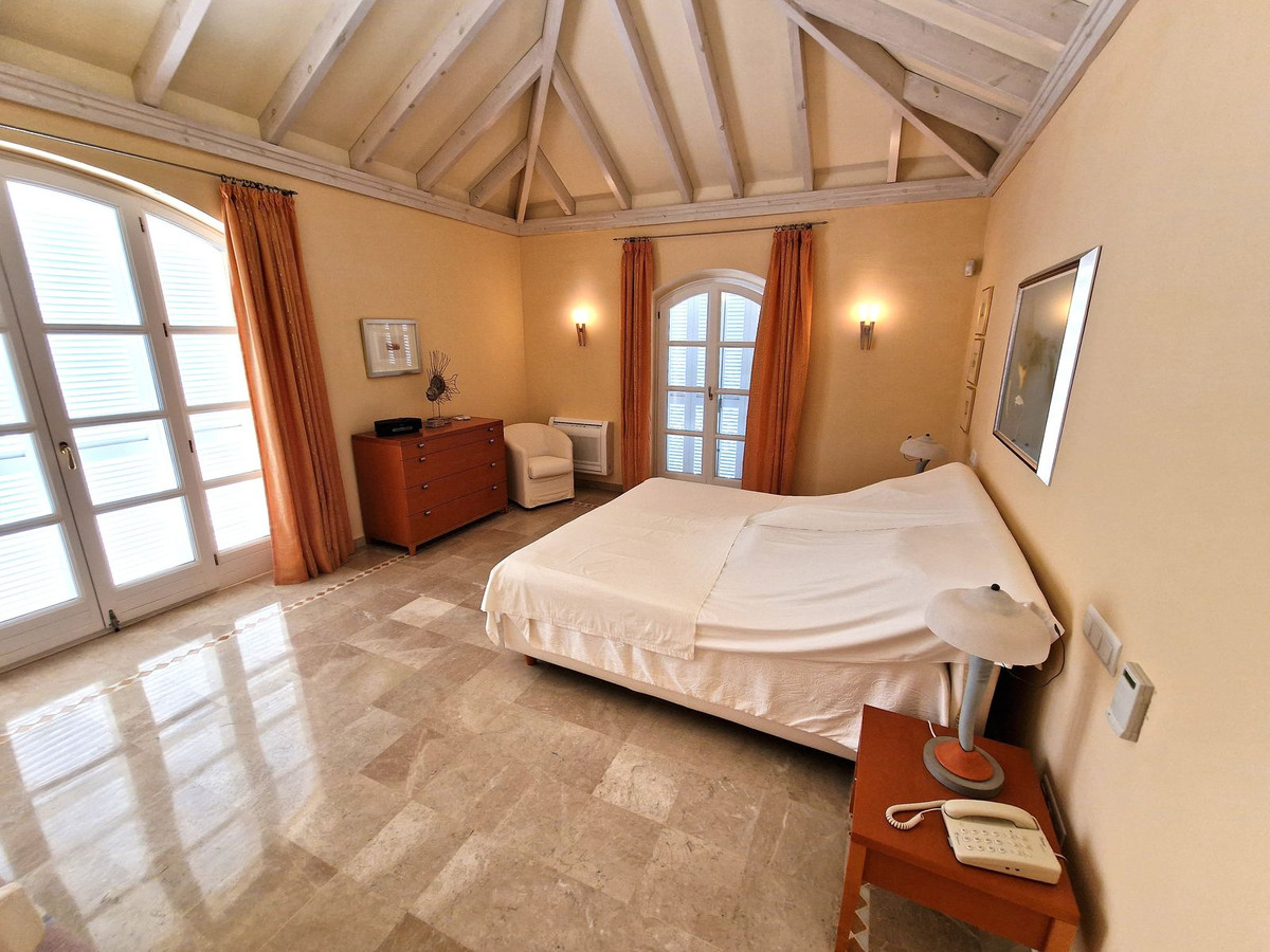 Se vende Villa - Chalet de 3 dormitorios en Costa Del Sol, Málaga, España