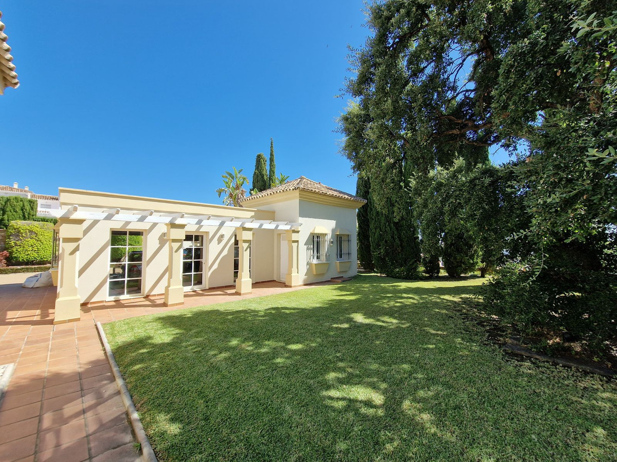 Se vende Villa - Chalet de 3 dormitorios en Costa Del Sol, Málaga, España